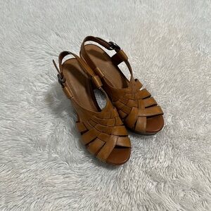 🚗 Gianni Bini Leather Wedge Sandals
